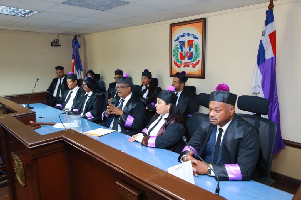 Magistrados en sala del tribunal dominicano.