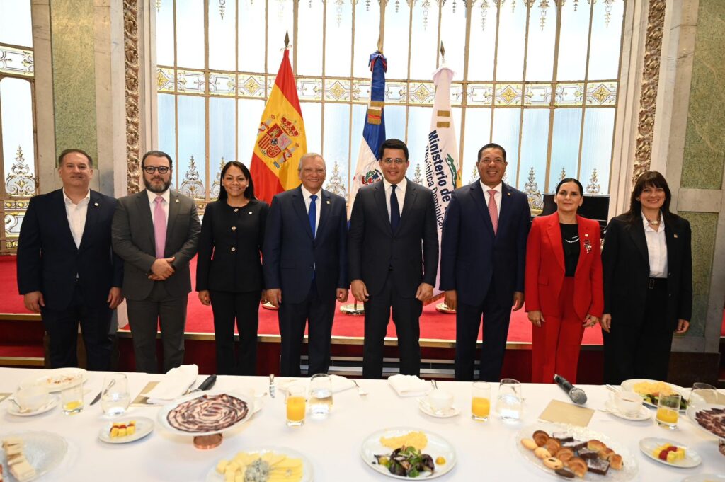 Reunión diplomática con políticos en España
