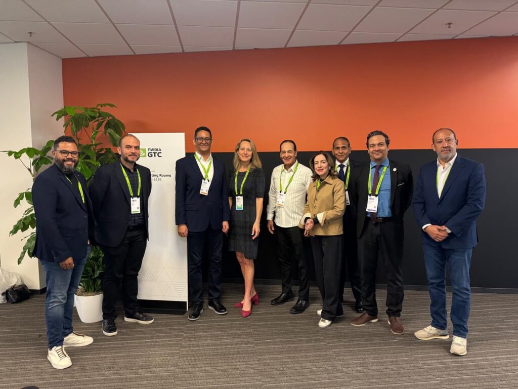 Grupo de personas en conferencia NVIDIA GTC.