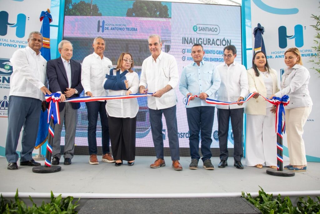 Inauguración del Hospital Dr. Antonio Trueba en Santiago.
