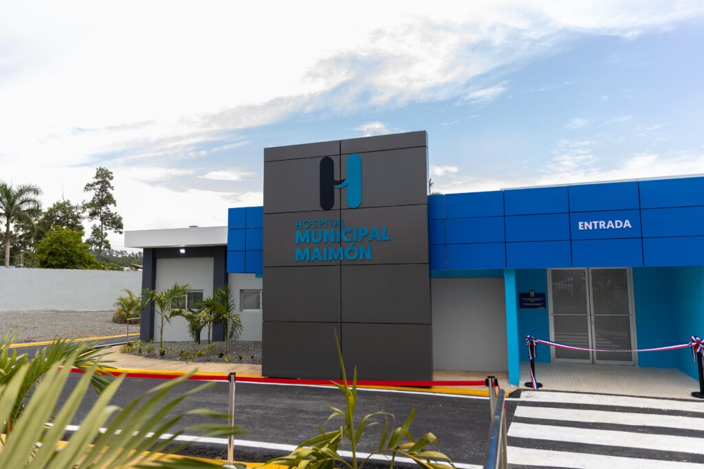 Entrada del Hospital Municipal Maimón en España.